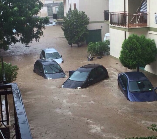 alluvione-rossano-2015-auto