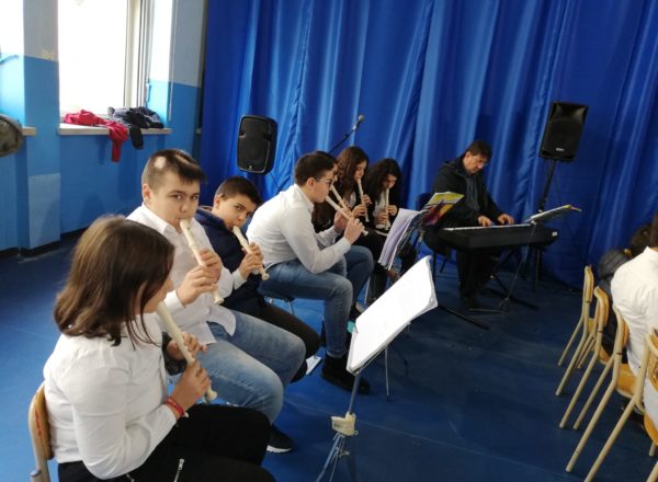 CONCERTO DI NATALE 2019 MANDATORICCIO SCUOLA (13)