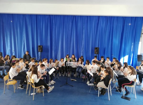 CONCERTO DI NATALE 2019 MANDATORICCIO SCUOLA (14)