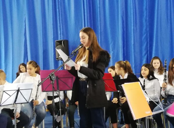 CONCERTO DI NATALE 2019 MANDATORICCIO SCUOLA (2)