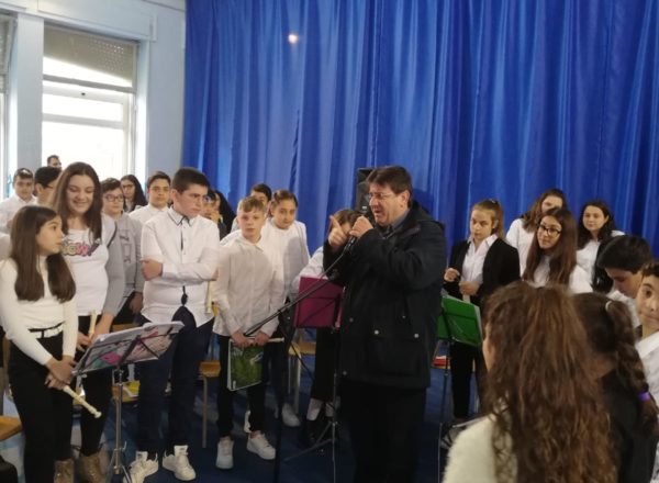 CONCERTO DI NATALE 2019 MANDATORICCIO SCUOLA (3)