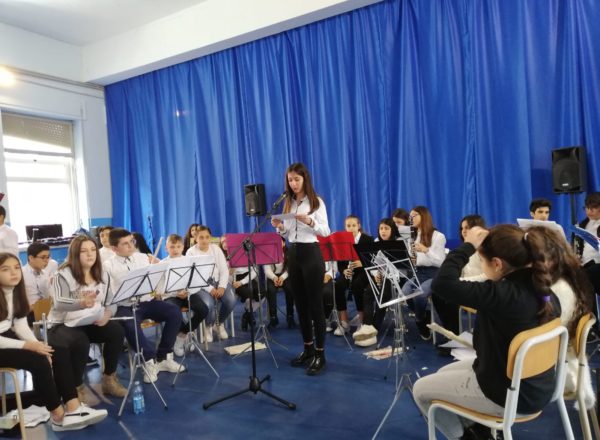CONCERTO DI NATALE 2019 MANDATORICCIO SCUOLA (4)