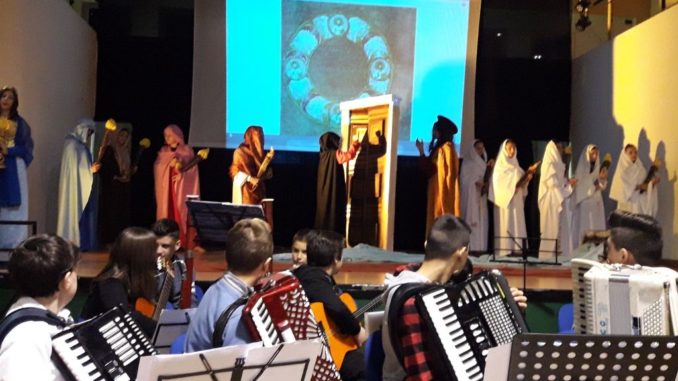 CROSIA Cerimonia tableaux vivants.jpg1