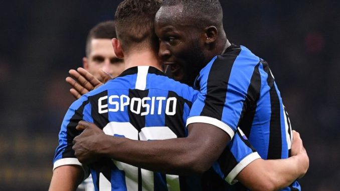 Esposito_Inter_Lukaku_abbraccio_2019_20_750x450