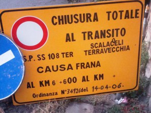 FRANA2010820segnale20chiusura20transito202015
