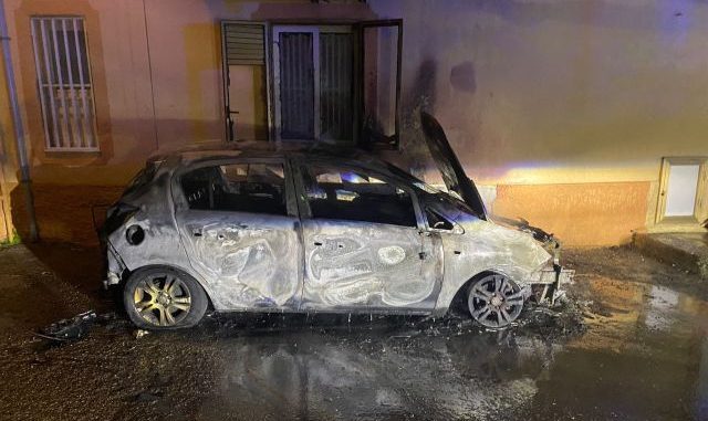 INCENDIO-AUTO-GRECO