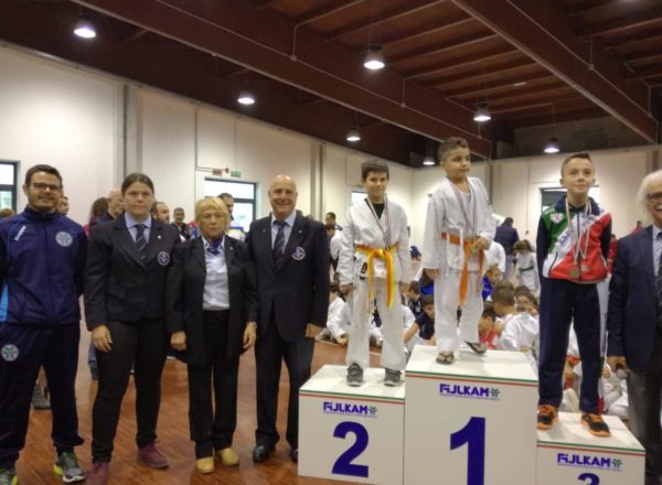 Il podio dell’atleta Crescente lorenzo 1° Classificato e Zolli Leonard 2° Classificato