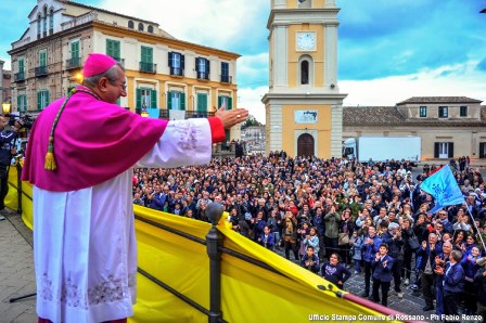 SATRIANO-folla-gente-26-10-2014