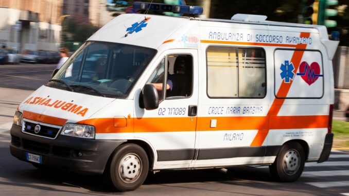 ambulanza-ambulanze-118-soccorsi-soccorritori-paramedici-incidente-2-1576585222608