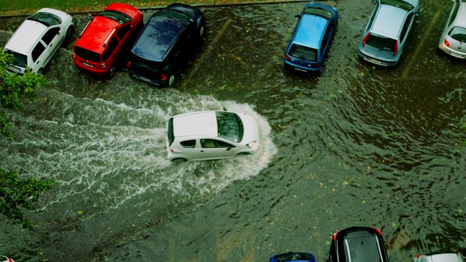 autostrada-maltempo-auto-acqua