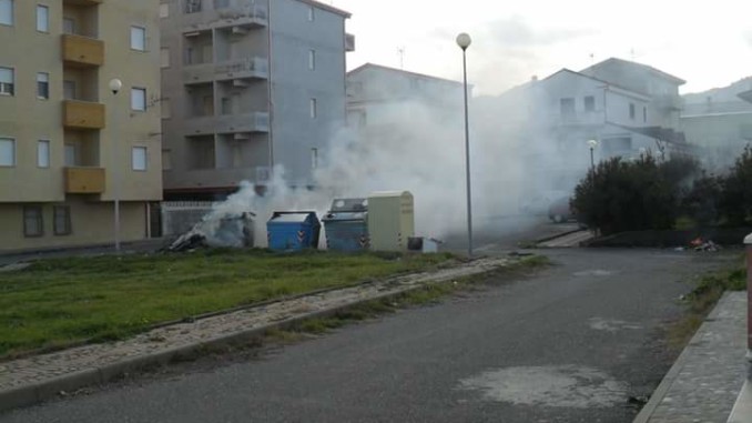 cassonetti incendiati a San Paolo 2016