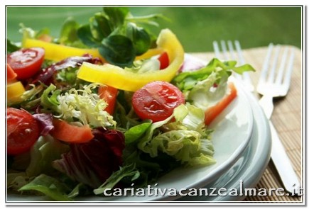 dieta-mediterranea-insalata-piatto