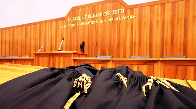giustizia-toghe AULA TRIBUNALE