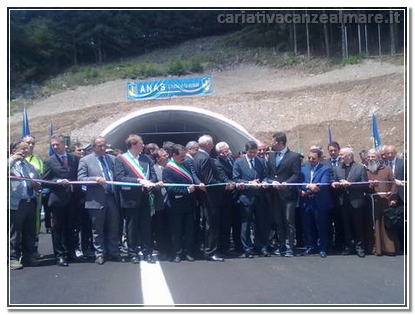 Ministro Maurizio Lupi inaugura tratto A3 con 18 mesi anticipo