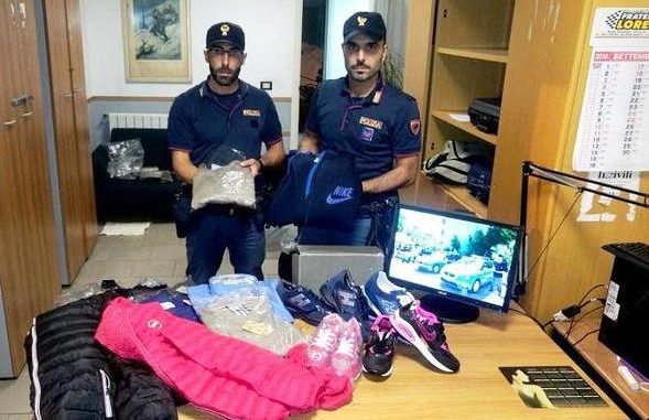 La merce "taroccata" sequestrata dalla Polizia di Crotone.