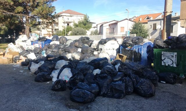 rifiuti ospedale cariati 02-2020