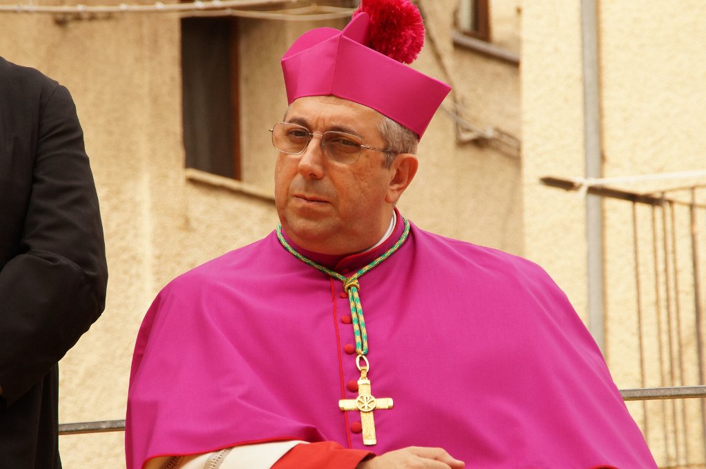 vescovo giuseppe satriano 23-12-2015