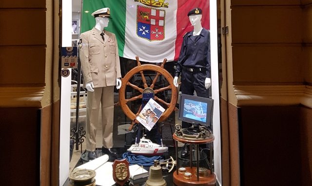 vetrina evelin crotone 2017